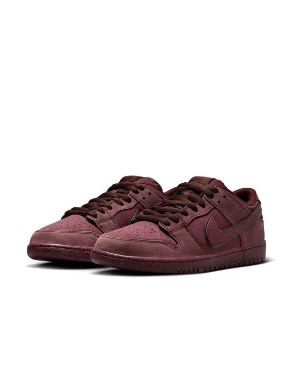 Кроссовки sb dunk low 'city of love - burgundy' Nike — изображение 2 из 4