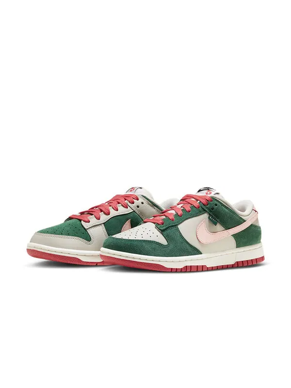 Кроссовки (WMNS) Nike Dunk Low SE 'All Petals United' — изображение 2 из 4, розовый