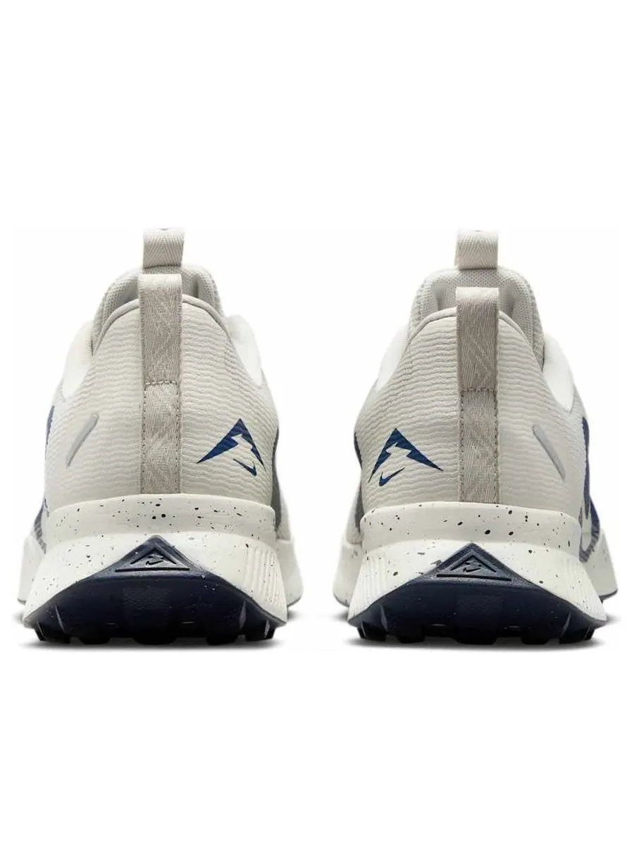 Кроссовки Nike Juniper Trail 3 'Light Bone Midnight Navy Summit White' — изображение 3 из 6, белый