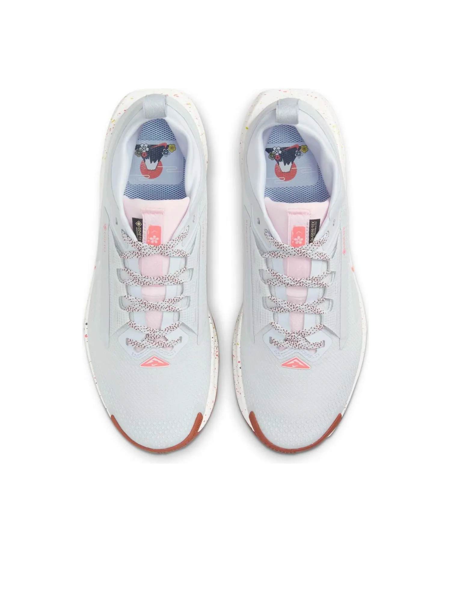 Кроссовки (WMNS) Nike Pegasus Trail 5 Gore-Tex 'Pure Platinum Football Grey' — изображение 2 из 6, серый