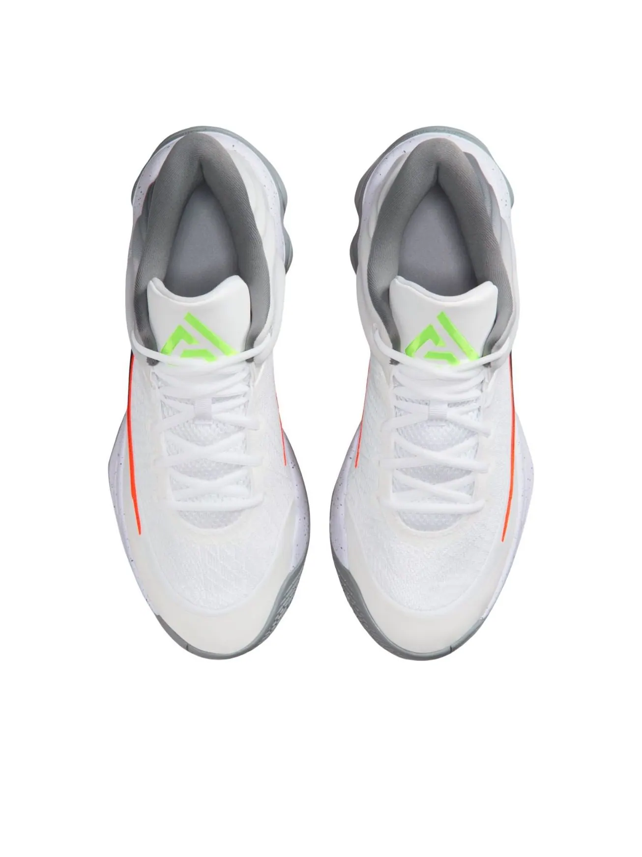 Кроссовки Nike Giannis Immortality 4 'White Volt Wolf Grey Black' — изображение 3 из 7, белый//серый/черный