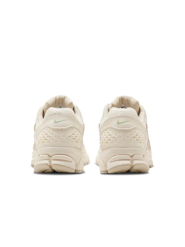 Кроссовки (WMNS) Nike Air Zoom Vomero 5 'Sail Light Orewood Brown' — изображение 4 из 4, светлый коричневый
