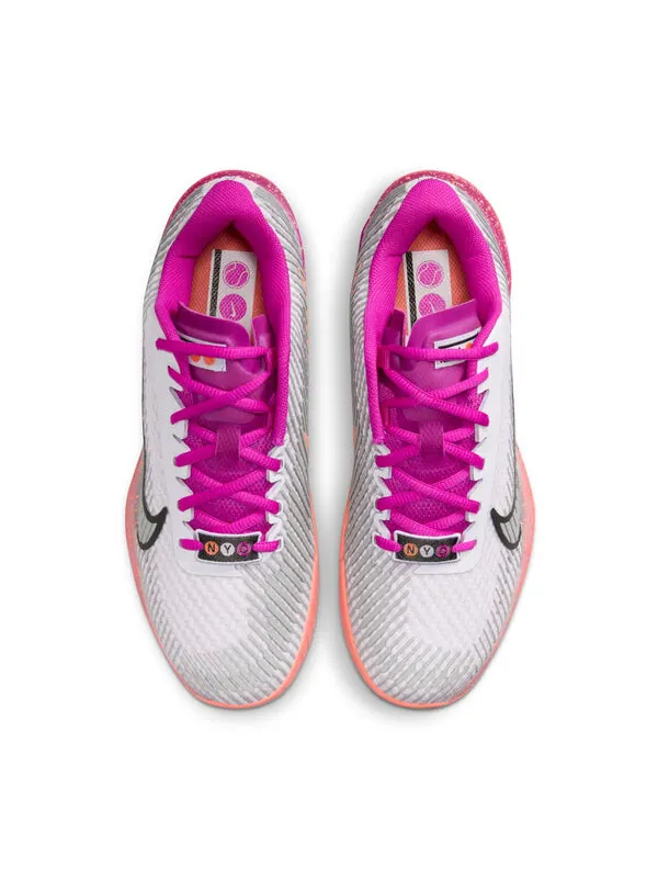 Кроссовки court vapor 11 hc premium 'barely grape metallic silver' Nike — изображение 3 из 4, металлик серебристый