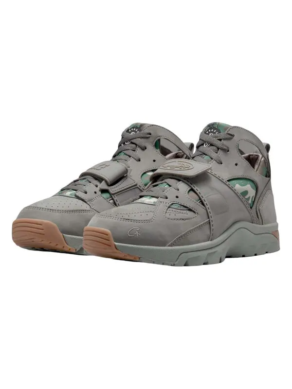 Кроссовки x corteiz air trainer huarache 'flat pewter' Nike — изображение 3 из 4, белый/черный/коричневый