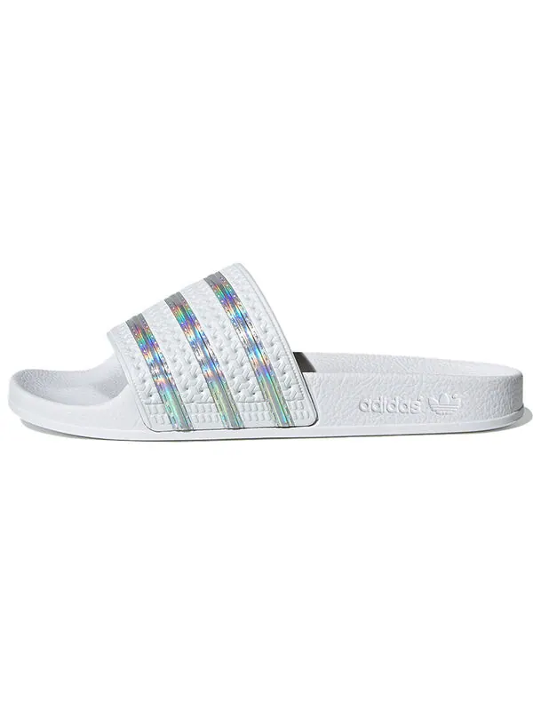 Тапочки adilette slide 'white iridescent' Adidas — изображение 2 из 4, белый/серебристый