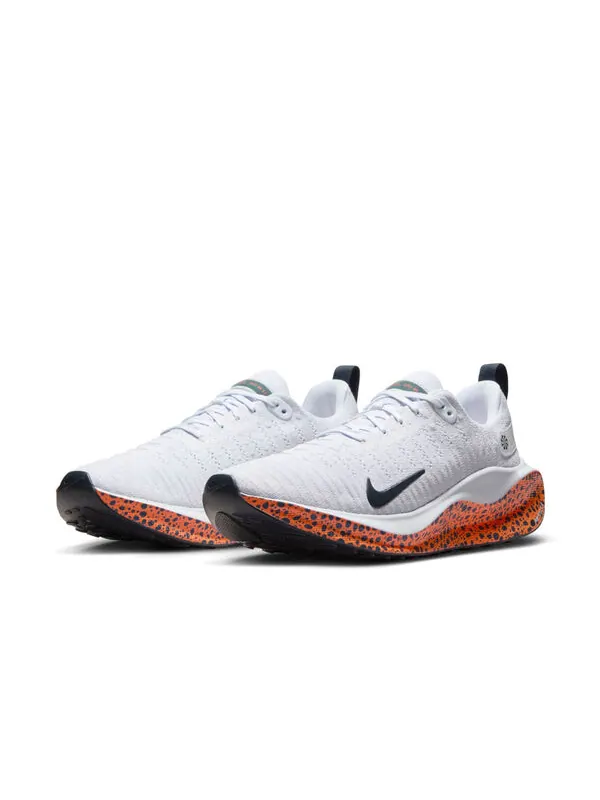 Кроссовки Infinity Run 4 Electric Pack Nike — изображение 2 из 4, белый/черный/оранжевый