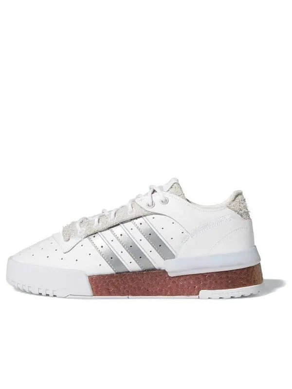 Кроссовки оригиналы соперничество rm Adidas — изображение 1 из 4