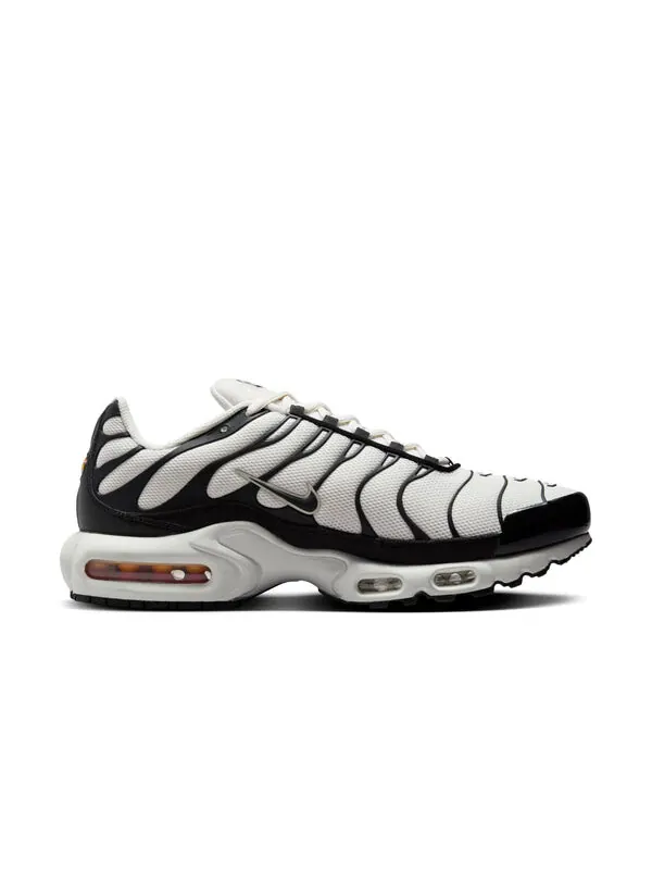 Кроссовки air max plus essential Nike — изображение 2 из 4, белый/черный