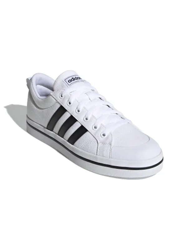 Кроссовки бравада Adidas — изображение 3 из 4, белый