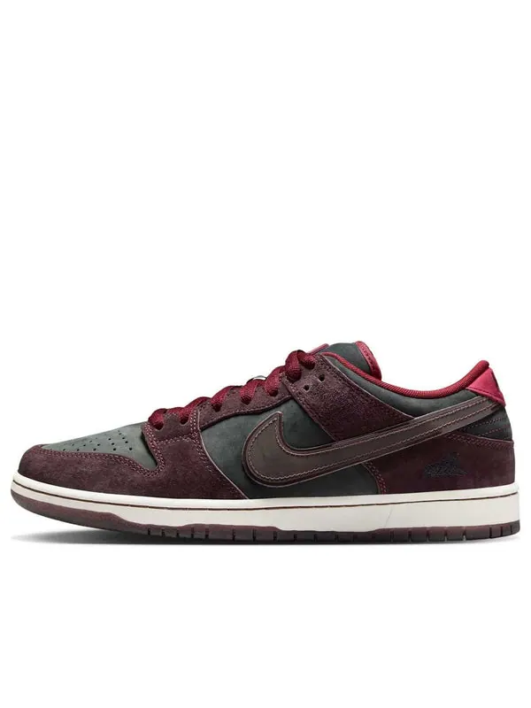 Кроссовки x riot skateshop sb dunk low Nike — изображение 1 из 4, красный