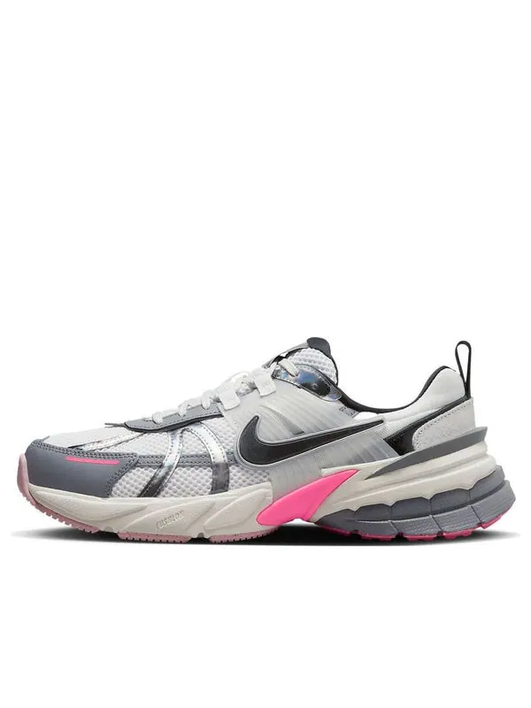 Кроссовки v2k run Nike — изображение 1 из 4, серый/розовый/белый