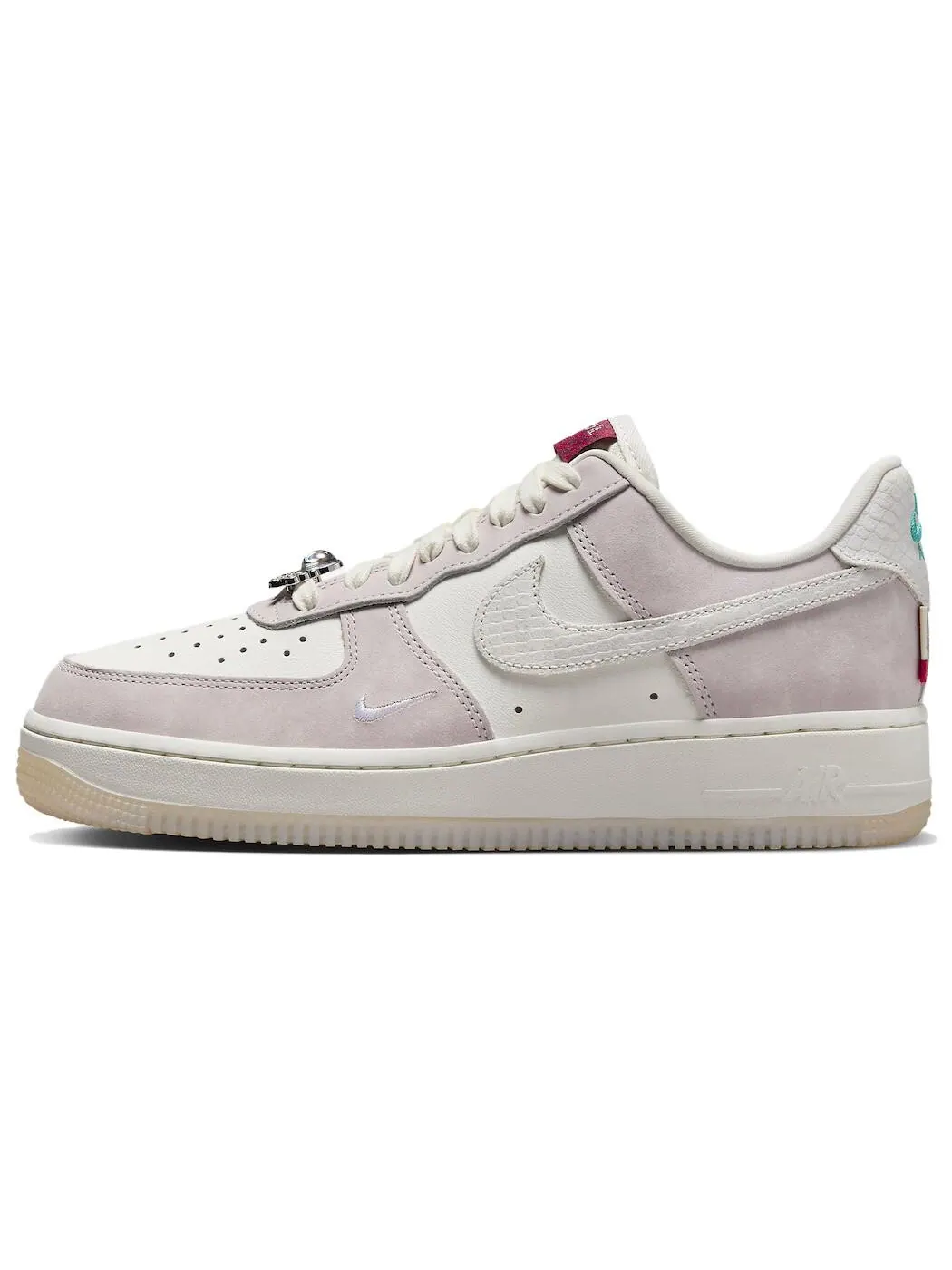 Женские кроссовки Nike Air Force 1 Low 'Year of the Dragon Pink' — изображение 1 из 6, бежевый/розовый