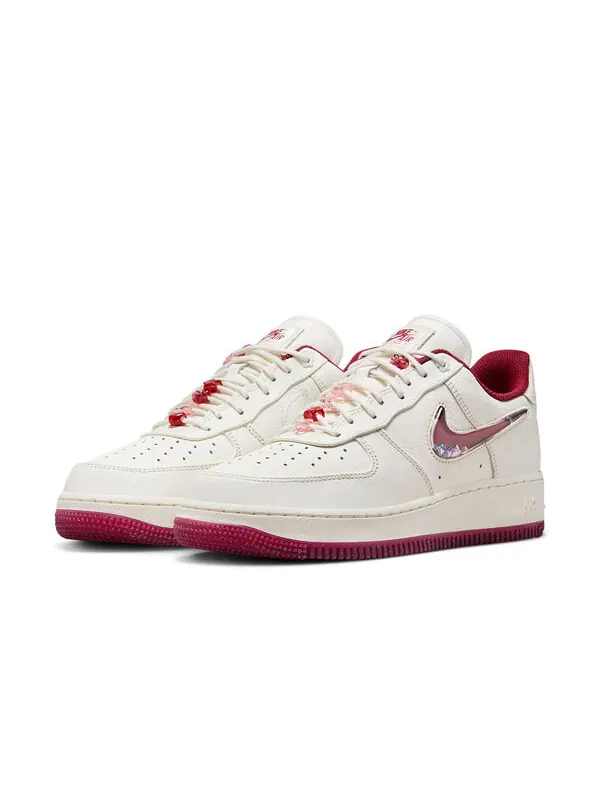 Кроссовки (WMNS) Nike Air Force 1 Low 'Valentines Day 2024' — изображение 3 из 4, красный/розовый/красный