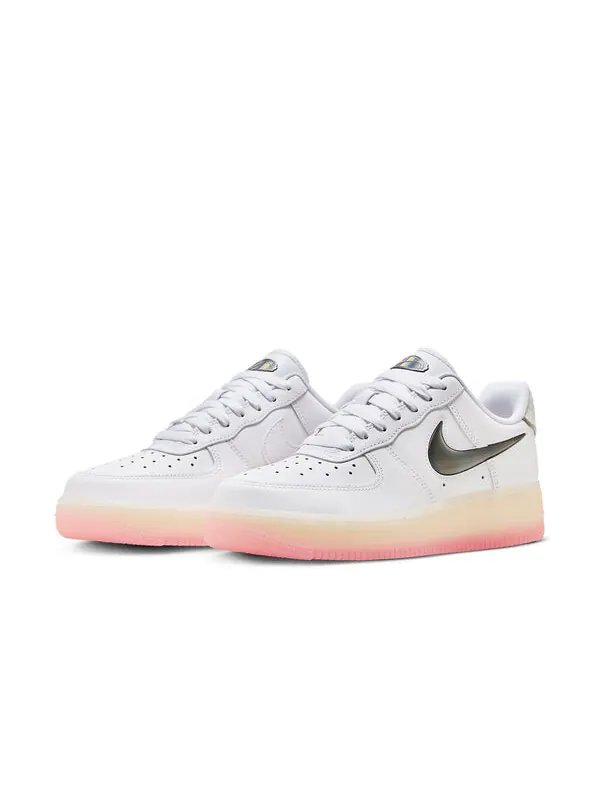 Кроссовки (WMNS) Nike Air Force 1 Low 'Year Of The Dragon' — изображение 3 из 4, белый//бледный/розовый