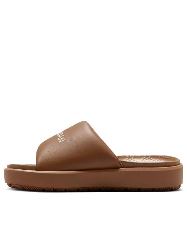 Тапочки sophia 'archaeo brown legend light brown sail' Air Jordan — изображение 1 из 4