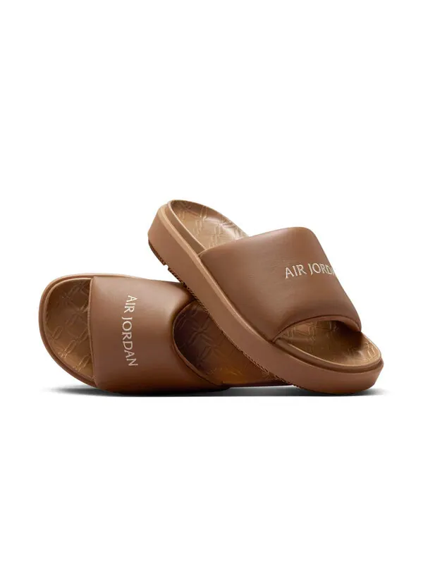 Тапочки sophia 'archaeo brown legend light brown sail' Air Jordan — изображение 3 из 4