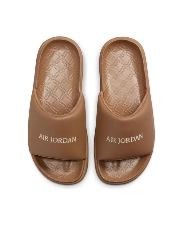 Тапочки sophia 'archaeo brown legend light brown sail' Air Jordan — изображение 4 из 4