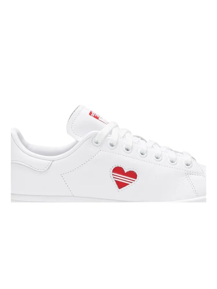 Кроссовки Adidas Wmns Stan Smith 'Valentine's Day' — изображение 2 из 4, белый