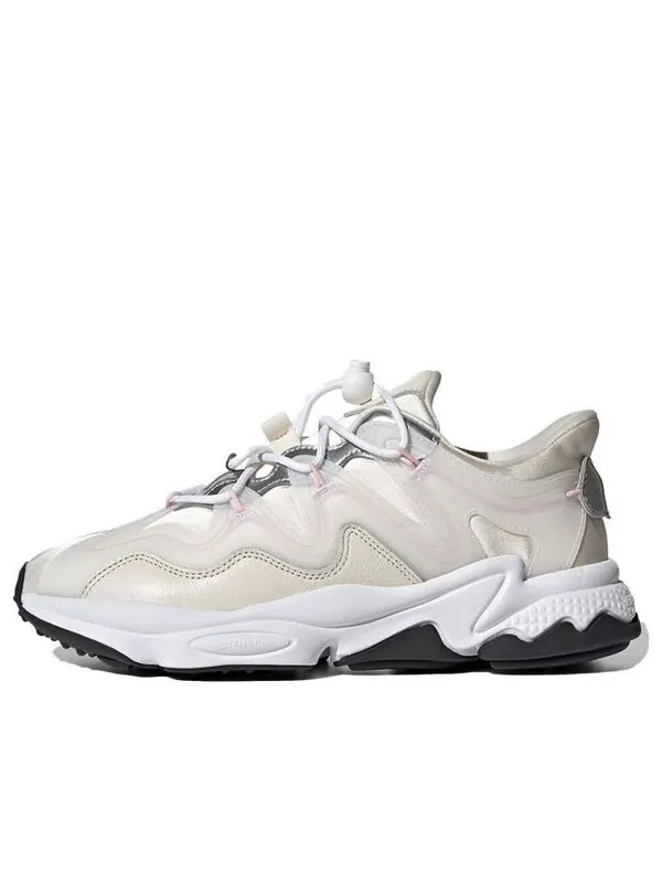 Кроссовки ozweego plus Adidas — изображение 1 из 4, бежевый