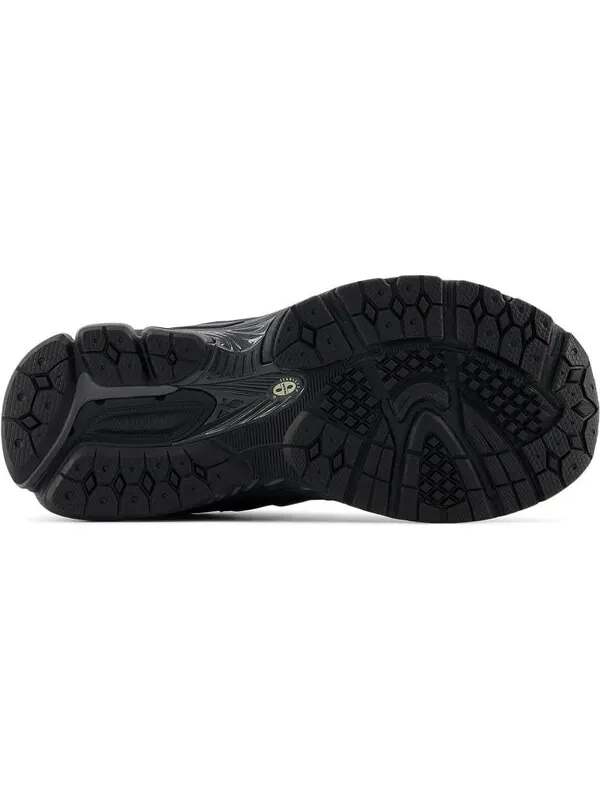Кроссовки 2002 'black' New Balance — изображение 4 из 4, черный