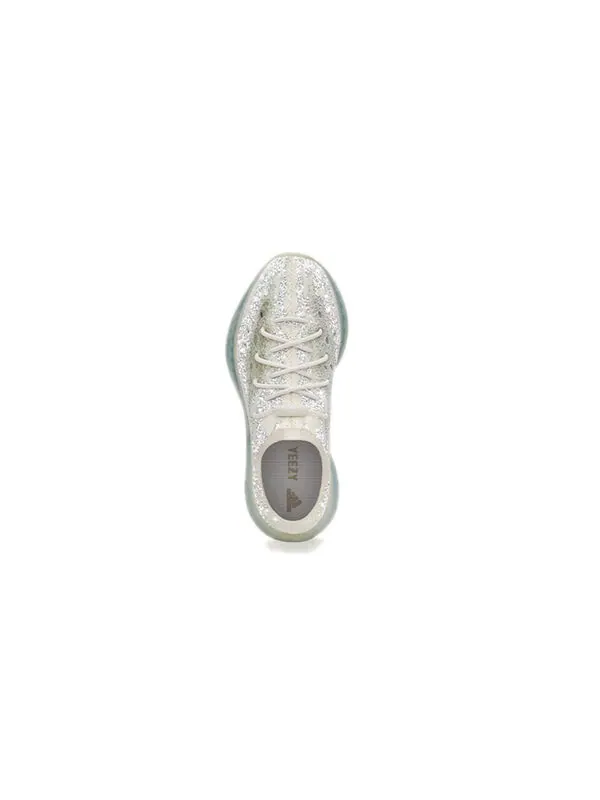 Кроссовки помогают 380 детям Adidas Yeezy — изображение 4 из 4