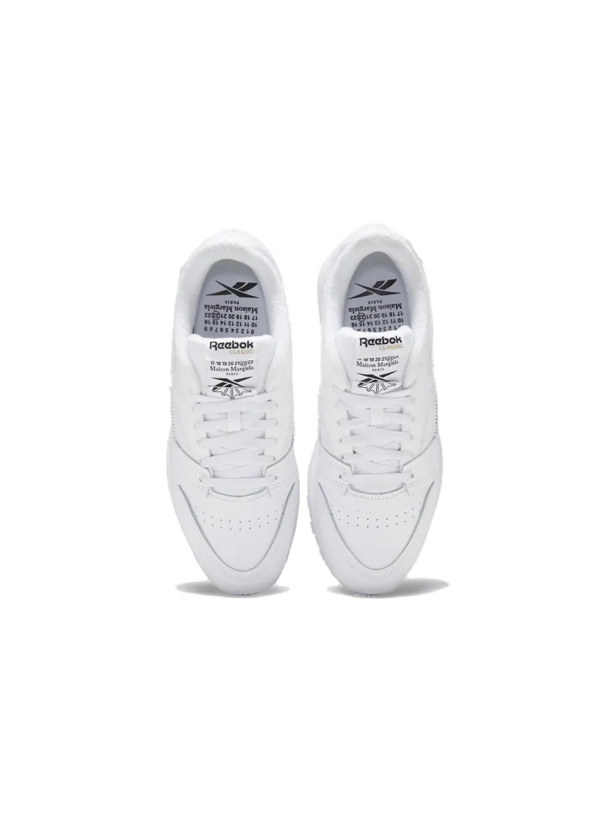 Беговые кроссовки Reebok Maison Margiela x Classic Leather 'Memory Of - White' — изображение 4 из 6, белый