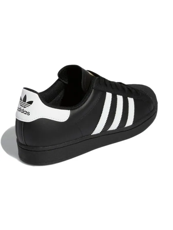 Реклама кроссовок superstar Adidas — изображение 4 из 4, черный/белый