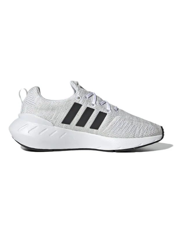 Кроссовки Swift Run 22 J Adidas — изображение 2 из 4, серый