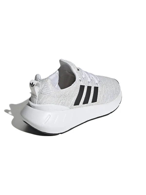 Кроссовки Swift Run 22 J Adidas — изображение 4 из 4, серый