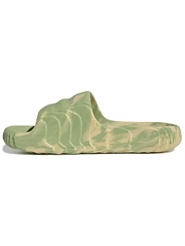Тапочки adilette 22 slides 'magic lime desert sand' Adidas — изображение 2 из 4, зеленый/желтый