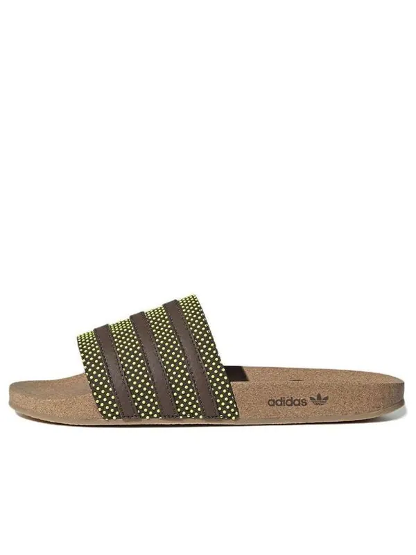 Тапочки adilette slide 'plant and grow' Adidas — изображение 1 из 4, коричневый