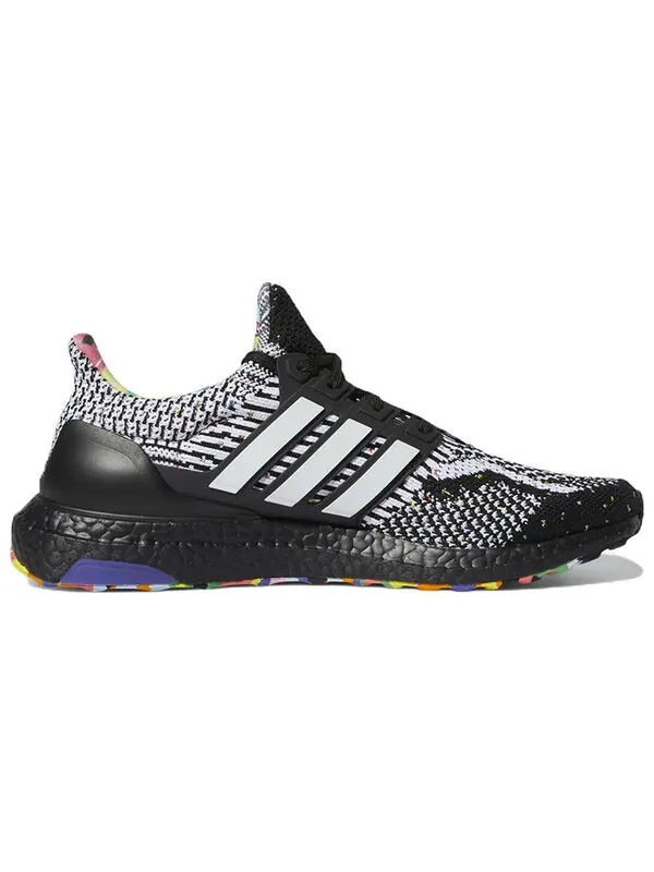 Кроссовки ultraboost 5.0 dna shoes x kris andrew small Adidas — изображение 2 из 4, черный/белый