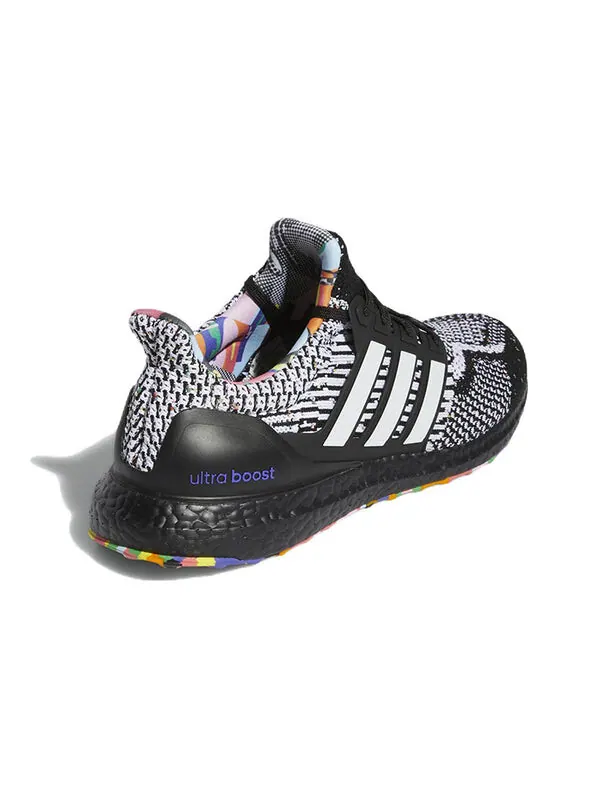 Кроссовки ultraboost 5.0 dna shoes x kris andrew small Adidas — изображение 4 из 4, черный/белый