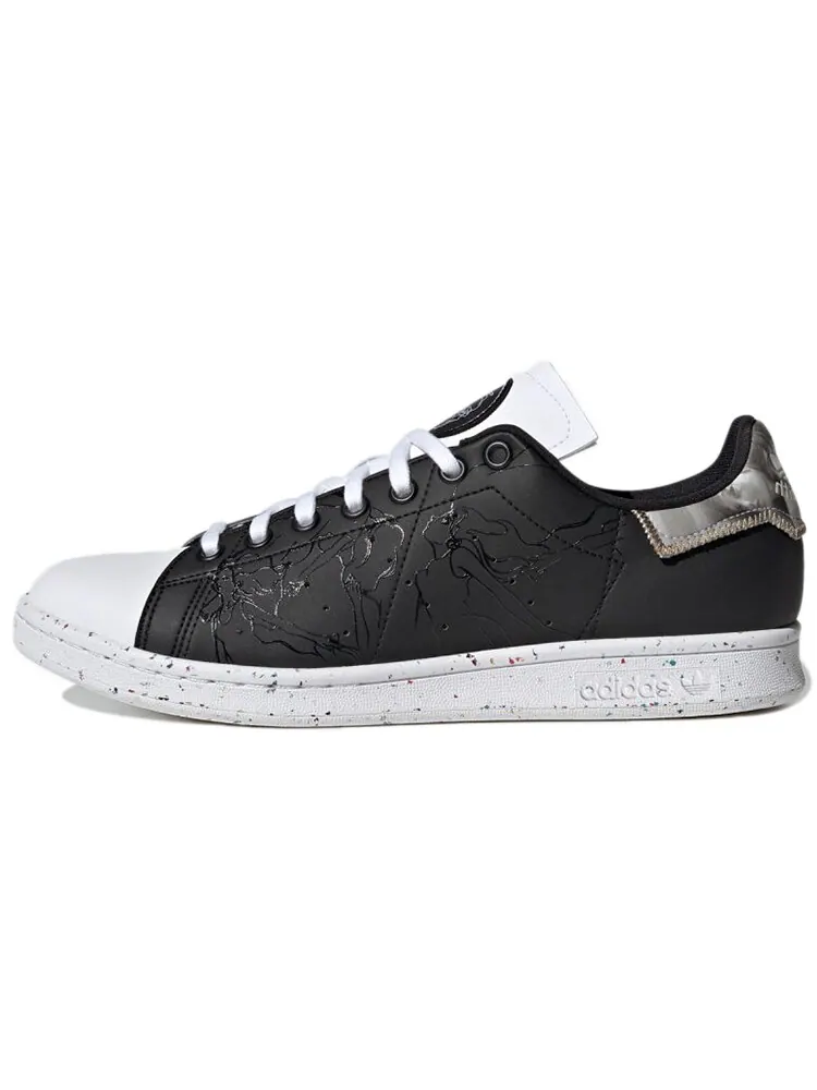 Кроссовки Adidas Originals Stan Smith Yoshitoshi Kanemaki X Unisex — изображение 1 из 4, черный/белый
