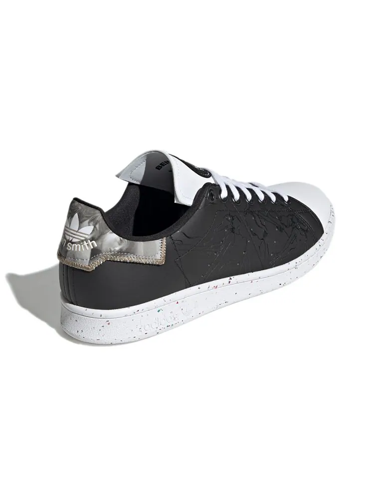 Кроссовки Adidas Originals Stan Smith Yoshitoshi Kanemaki X Unisex — изображение 3 из 4, черный/белый