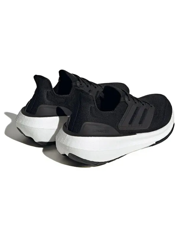 Кроссовки ультрабуст лайт Adidas — изображение 4 из 4, черный/белый