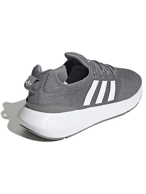 Кроссовки Swift Run 22 Adidas — изображение 4 из 4, серый/белый/серый