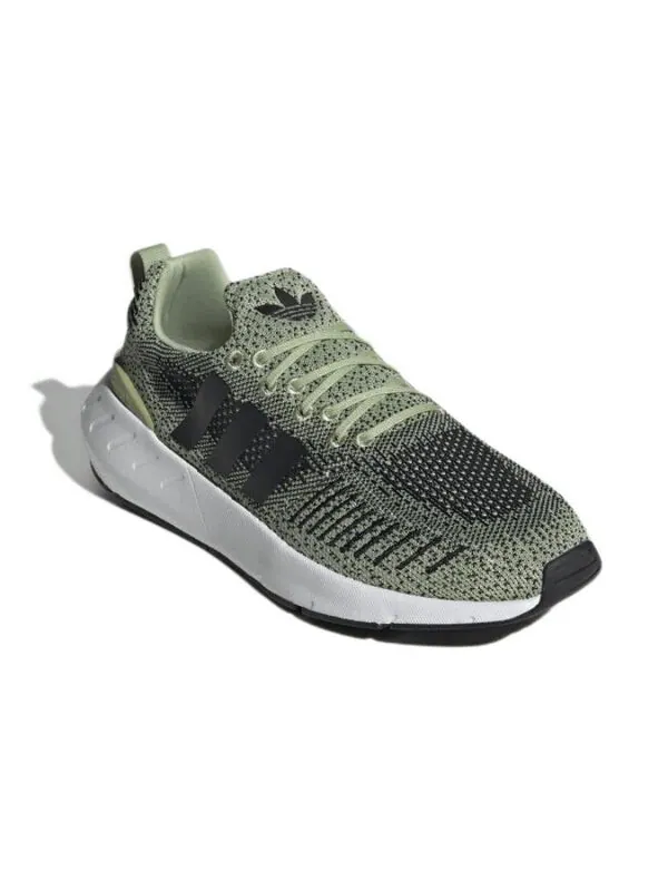 Кроссовки Swift Run 22 Adidas — изображение 3 из 4, черный/зеленый