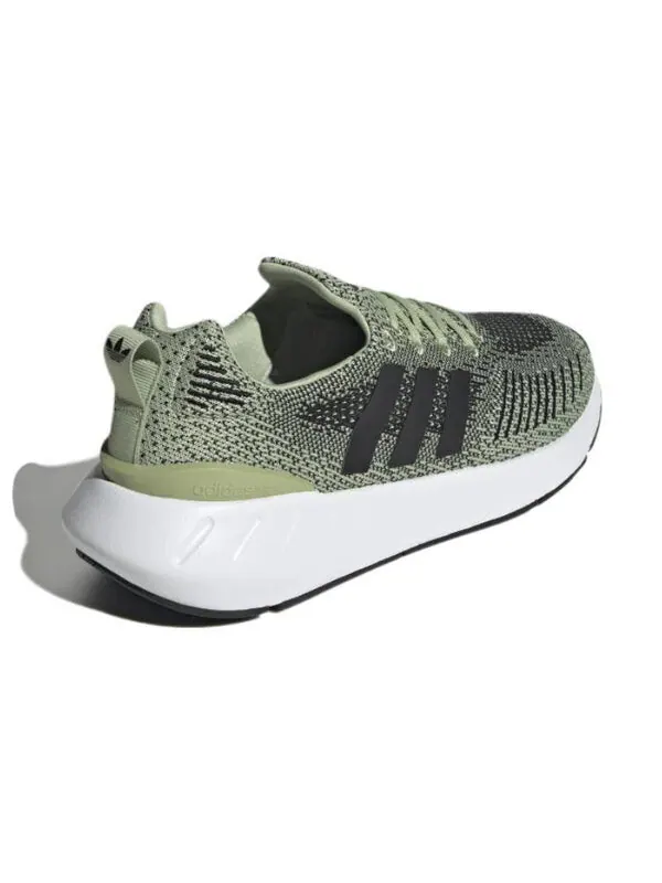 Кроссовки Swift Run 22 Adidas — изображение 4 из 4, черный/зеленый