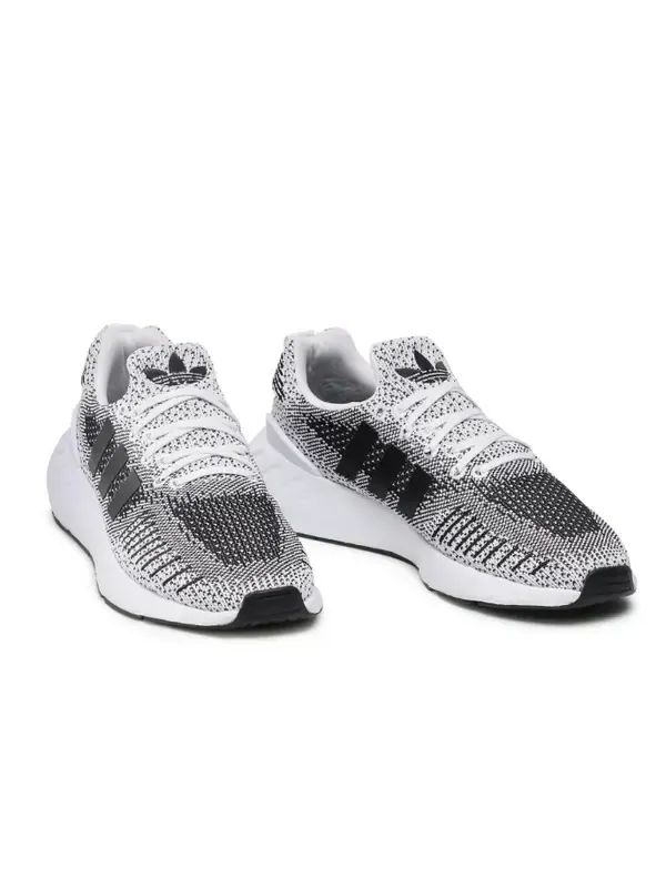 Кроссовки оригинальные swift run 22 Adidas — изображение 3 из 4, белый/черный