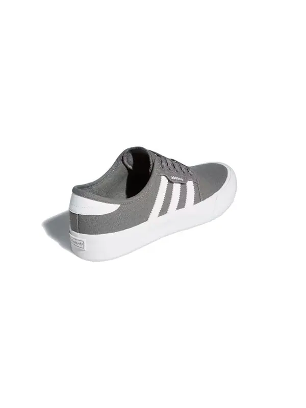 Кроссовки оригинальные seeley xt Adidas — изображение 3 из 4, серый белый