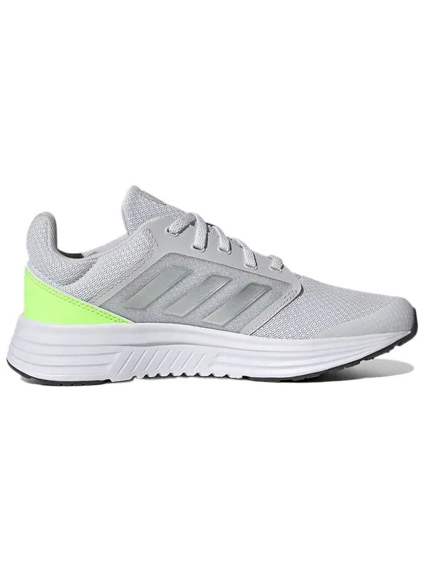 Кроссовки галактика 5 Adidas — изображение 2 из 4, серый/зеленый