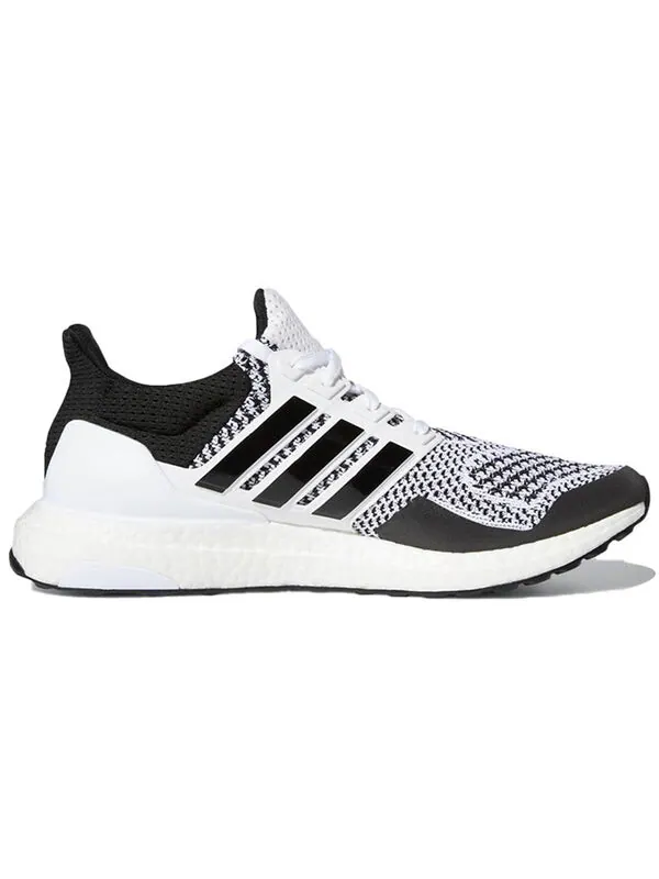 Кроссовки ultraboost 1.0 днк Adidas — изображение 2 из 4, черный/белый