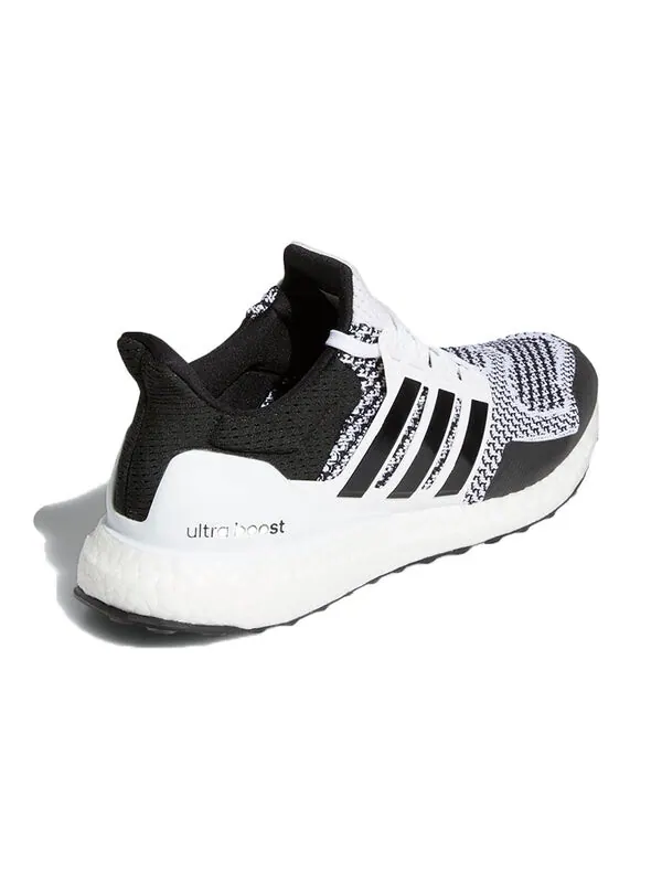 Кроссовки ultraboost 1.0 днк Adidas — изображение 4 из 4, черный/белый
