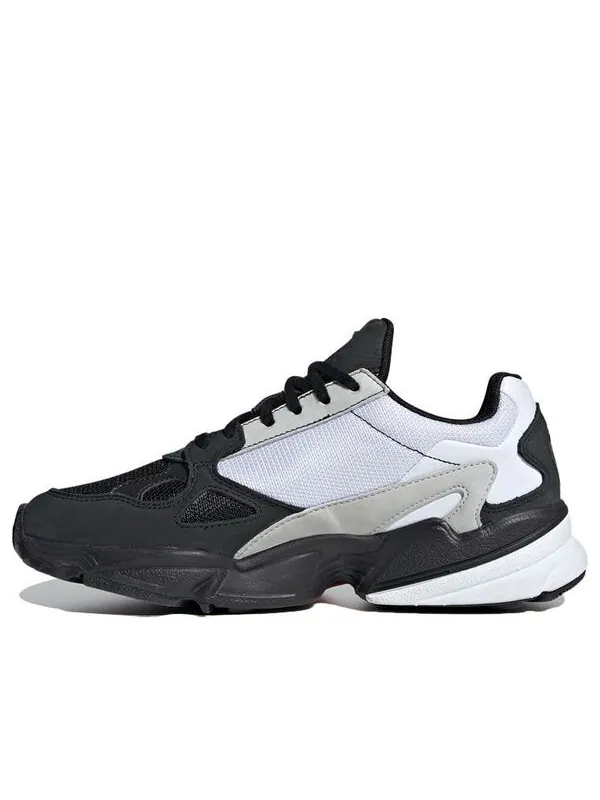 Кроссовки сокол Adidas — изображение 1 из 4, черный