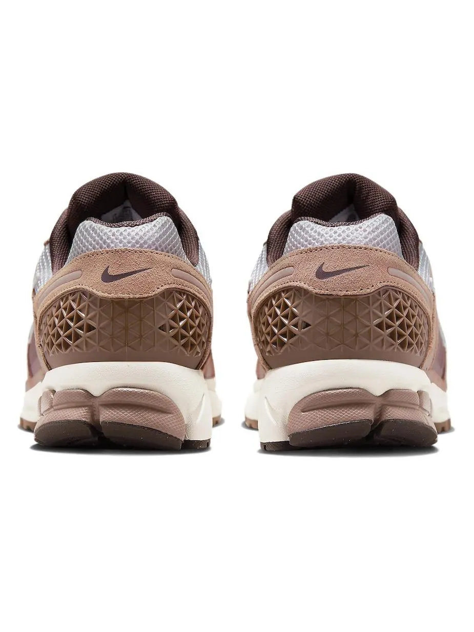 Кроссовки Zoom Vomero 5 Dusted Clay Nike — изображение 5 из 6, бежевый