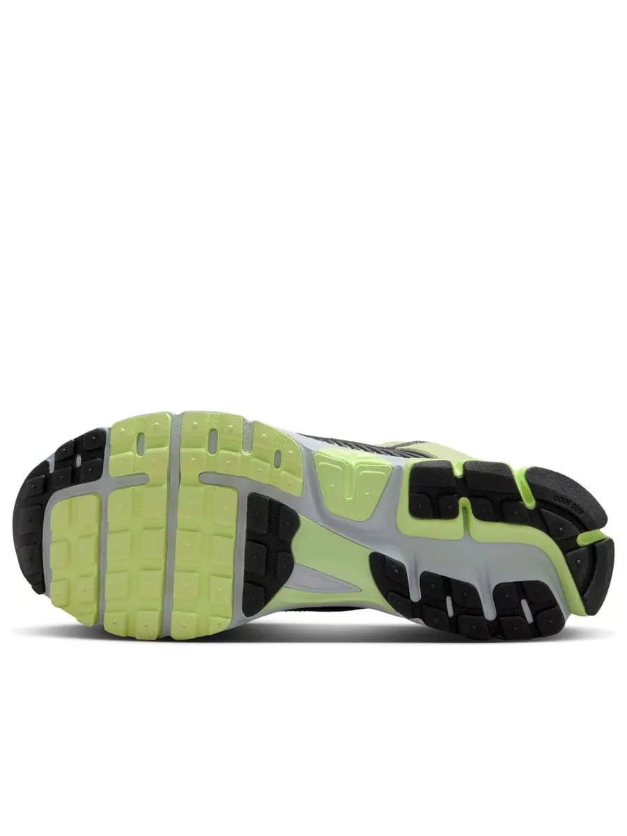 Кроссовки (WMNS) Nike Air Zoom Vomero 5 'Barely Volt' — изображение 6 из 6, серый