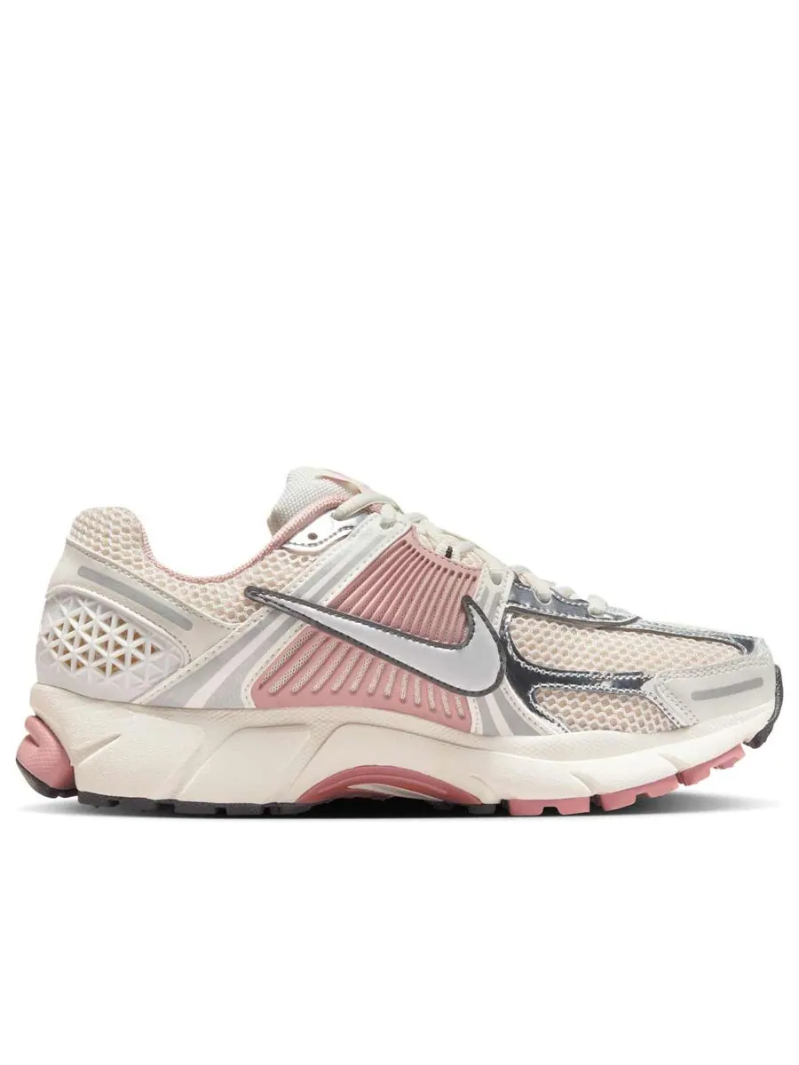 Кроссовки (WMNS) Nike Air Zoom Vomero 5 'Particle Pink' — изображение 2 из 6, бежевый