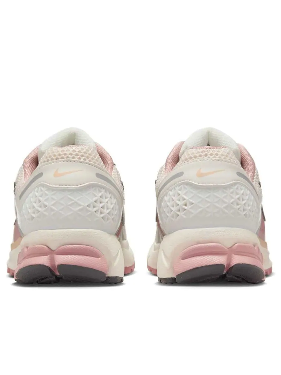 Кроссовки (WMNS) Nike Air Zoom Vomero 5 'Particle Pink' — изображение 5 из 6, бежевый