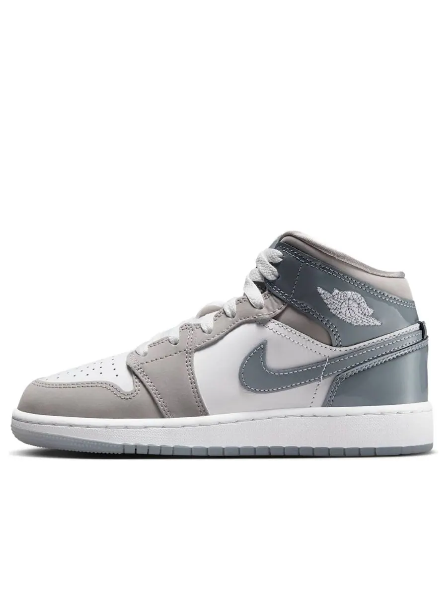 Кроссовки (GS) Air Jordan 1 Mid 'White Medium Cool Grey' — изображение 1 из 6, белый